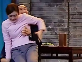 陪睡陪玩只是冰山一角假戏真做认干爹舔手指个个都荒唐！